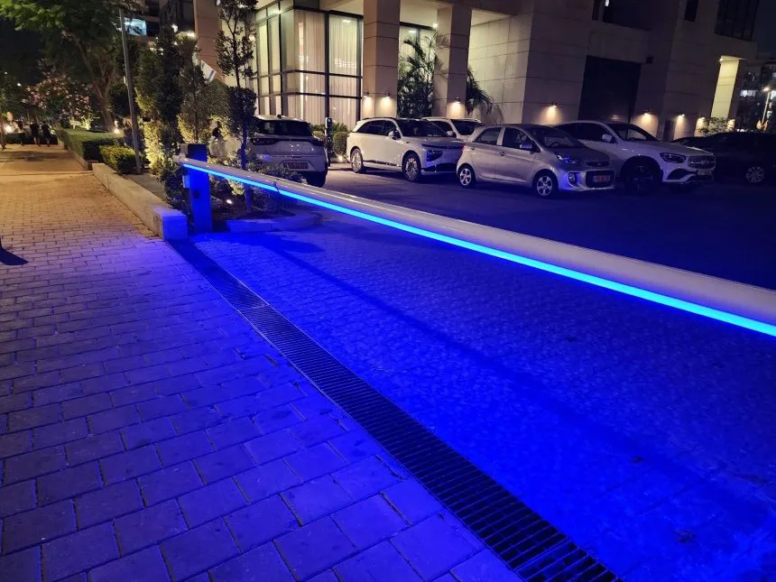 מחסומי זרוע עם תאורת לילה ויום