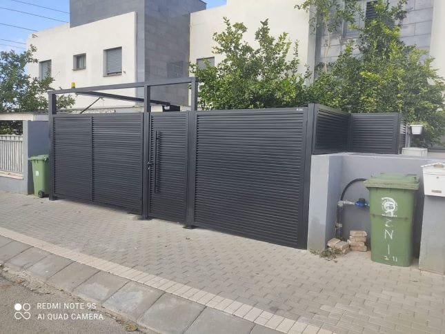 התקנת שער אלומיניום